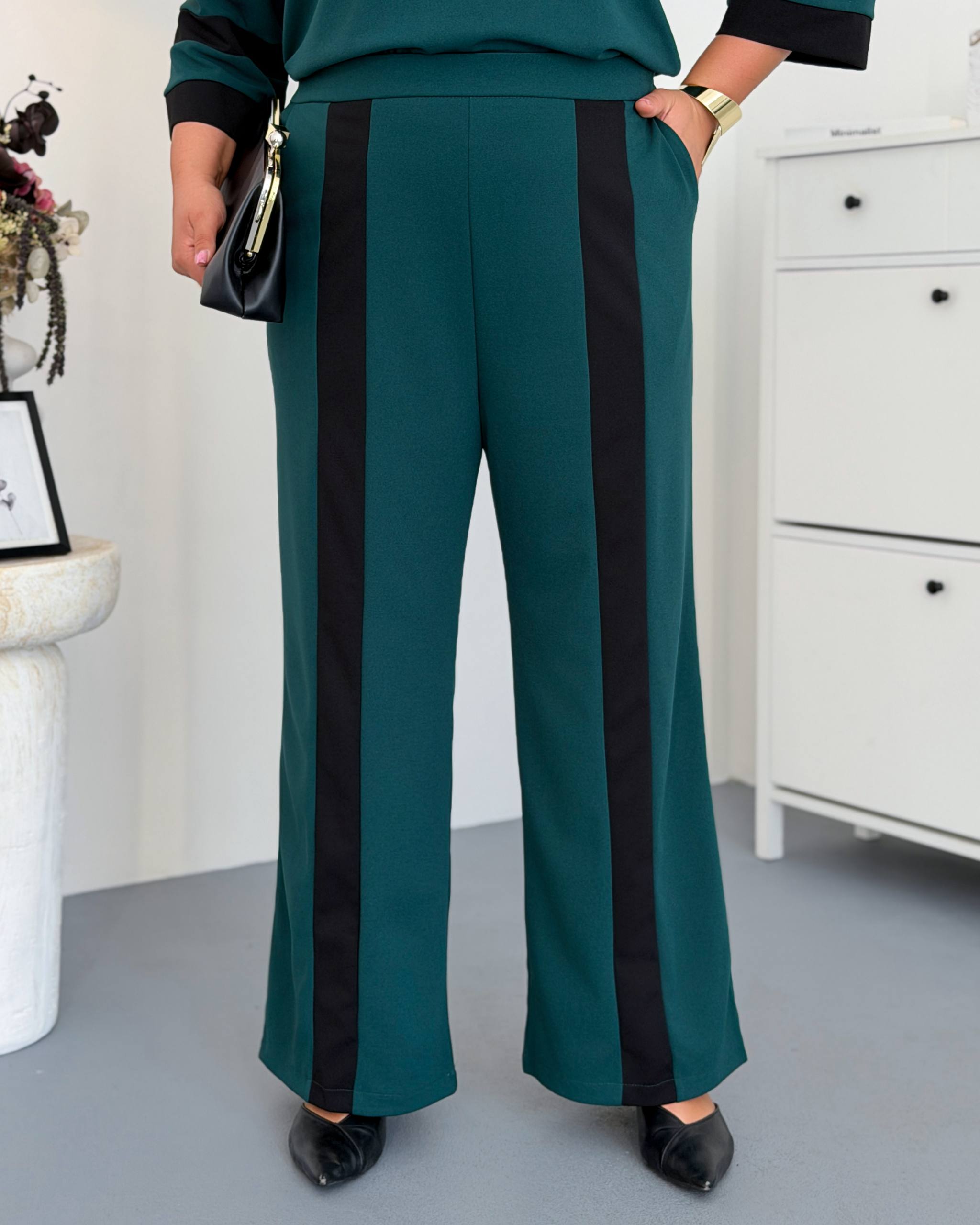 Жіночий костюм, тканина креп-дайвінг 21092601